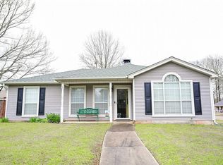 2712 Timbermist Dr, Benton, AR 72015
