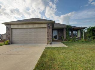 4642 W Gettysburg Battle St, Battlefield, MO 65619