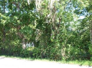 7124 Gregory St, Moss Point, MS 39563