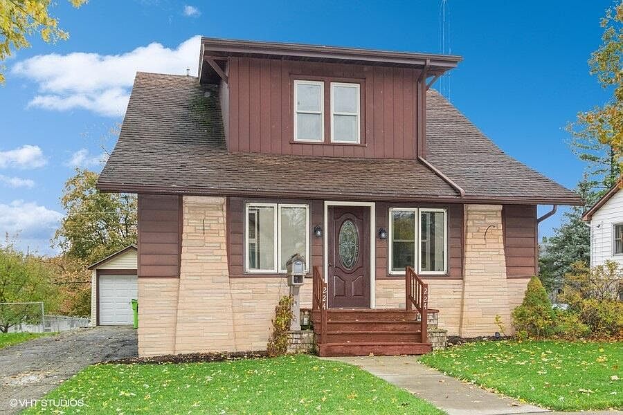 1st image of 224 Grand BOULEVARD