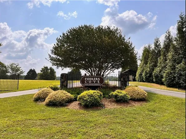 Tracts U & 1j The Bear Blvd, Tamassee, SC 29686