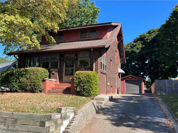 855 Dan St, Akron, OH 44310