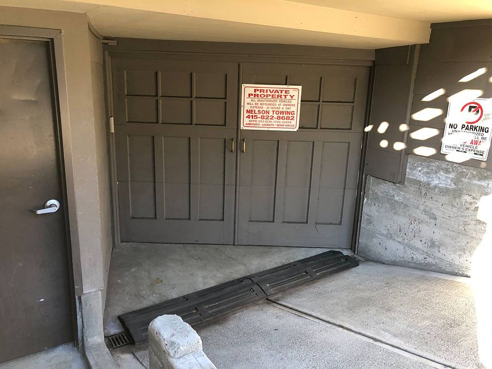 2nd image of 946-950 Oak St Space 1