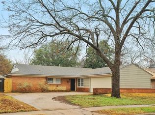 712 Valley View Dr, Arlington, TX 76010