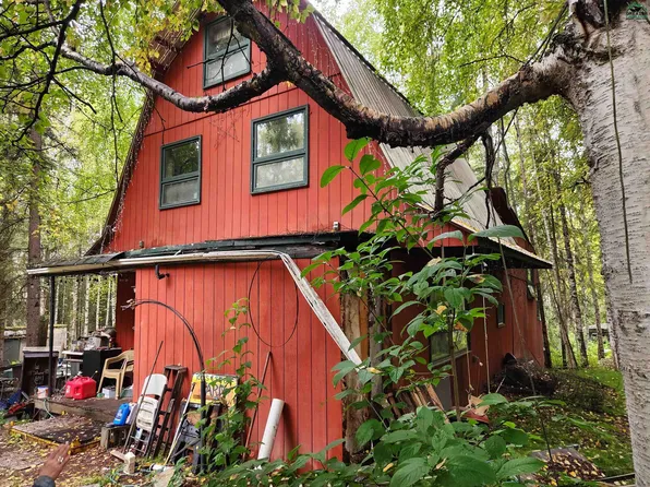 1051 Eastwood Ln, Fairbanks, AK 99712
