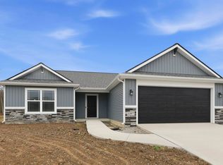 1397 Lancelot Ln, Kendallville, IN