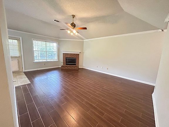 5th image of 1137 Dove Hollow Cres W