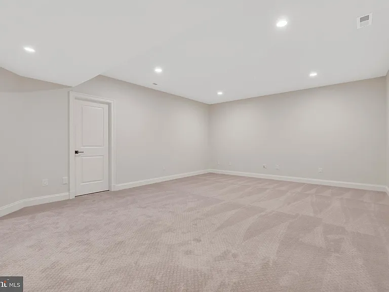 6707 Wemberly Way — Photo 70