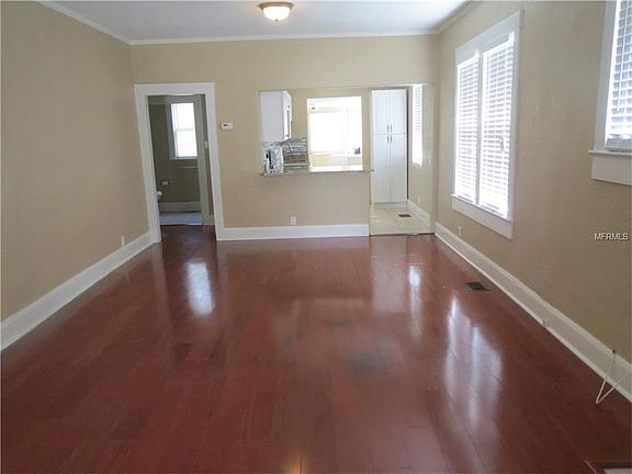 3rd image of 3701 N Arlington Ave