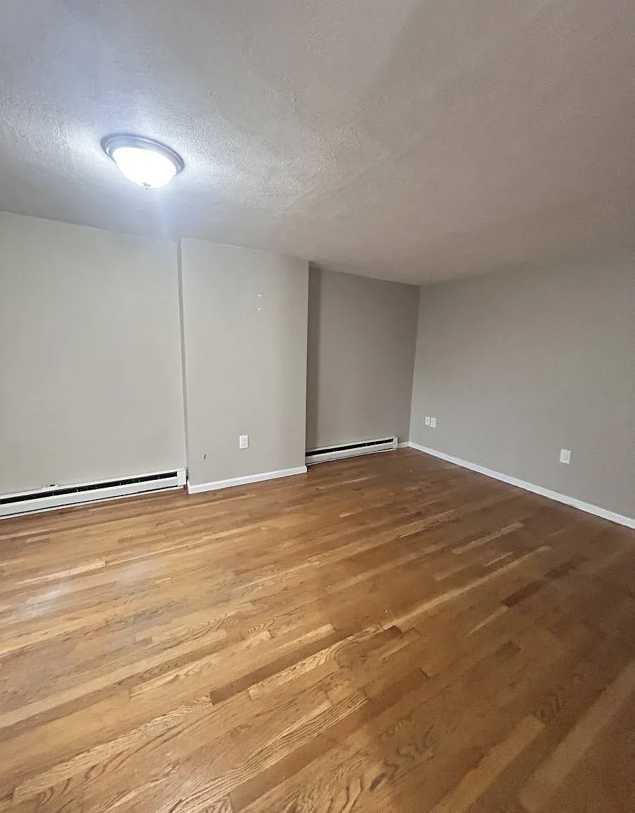 27 Division St in Chelsea, MA 02150 — Photo 3
