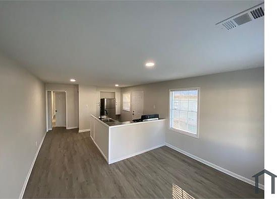 2nd image of 1311 Snowden Ave #1