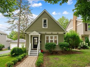 506 E Russell St, Barrington, IL 60010