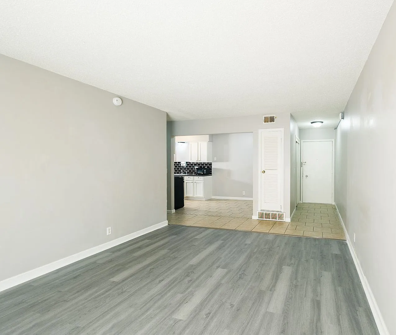 46th Street Apartments — Photo 2