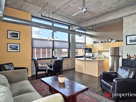 Kitchen / Living Room