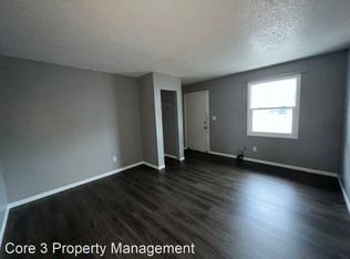 260 N Washington St #4, Warrensburg, IL