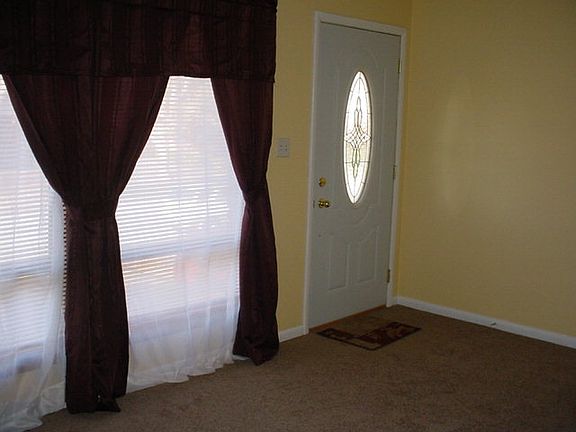 5th image of 1122 Castlewood Pl