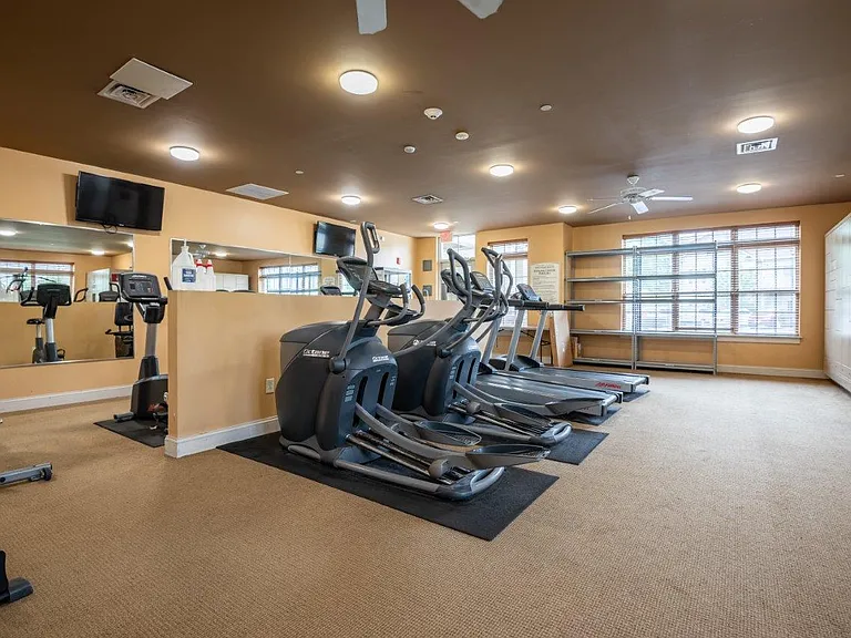 Reserve at Southpointe Apartment Homes — Photo 10