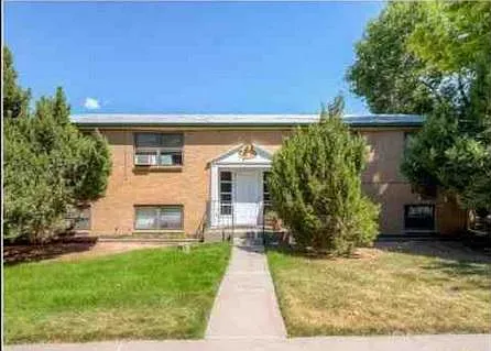 2386 S Linden Ct — Photo 1