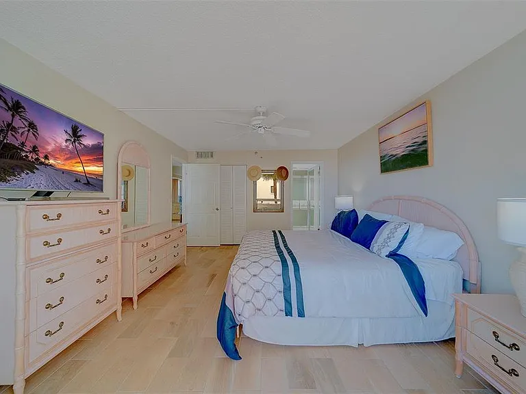 17900 Gulf Blvd #1B — Photo 21