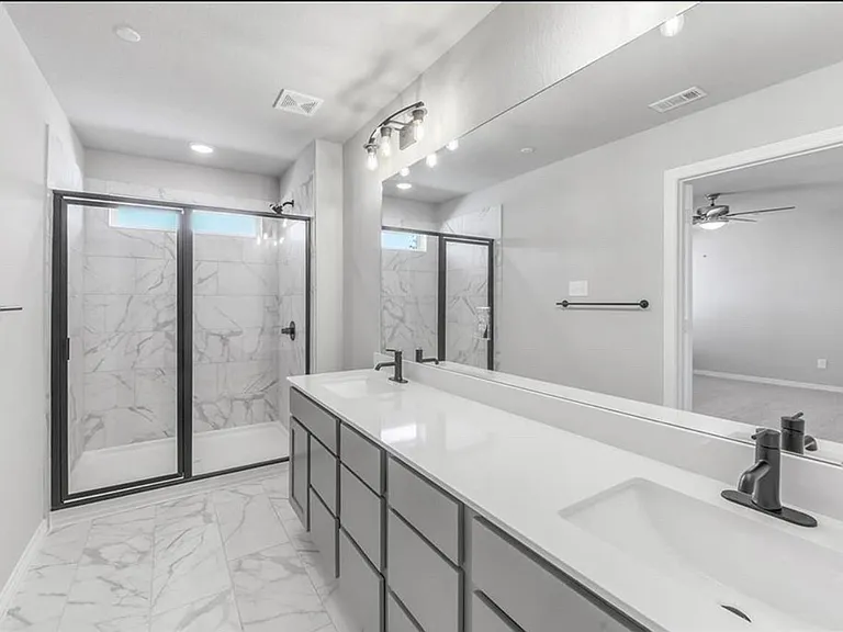 8046 Scanlan Trce — Photo 17