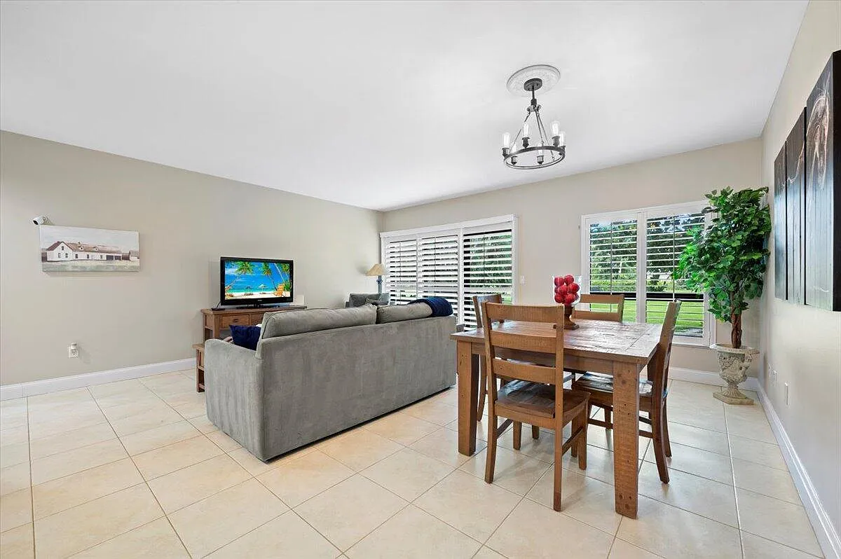 1 bed, 1.0 bath, 900 sqft, $5,000 — Photo 3