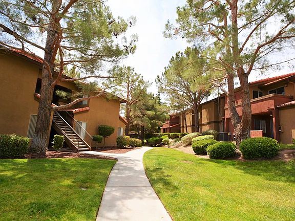 2nd image of 570 Knollview Ct #2669293