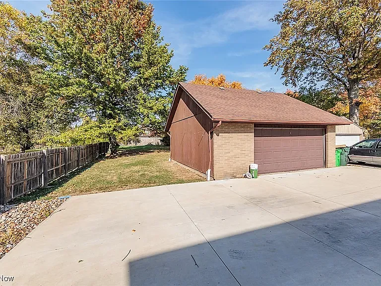 19021 Abby Ave — Photo 26