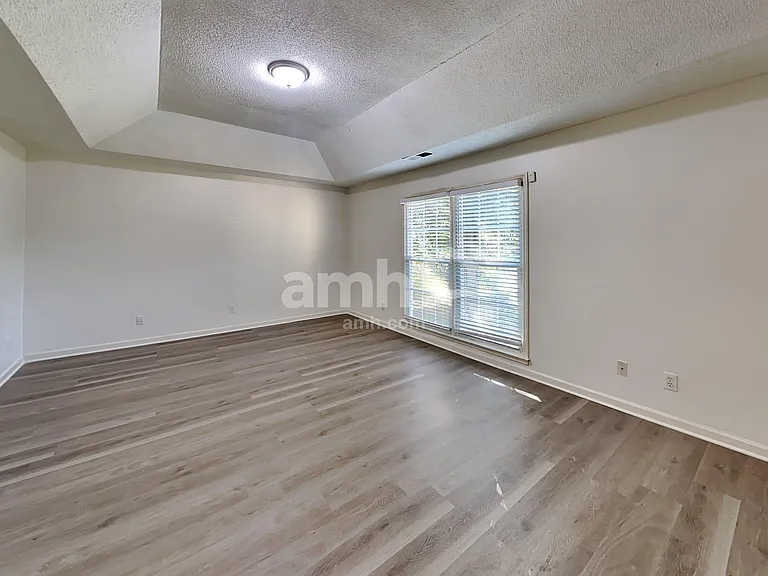 2442 Country Lake Ln — Photo 9