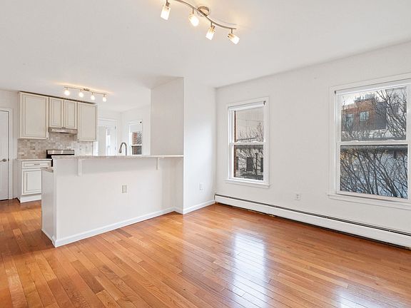 5th image of 330 2nd St APT 4