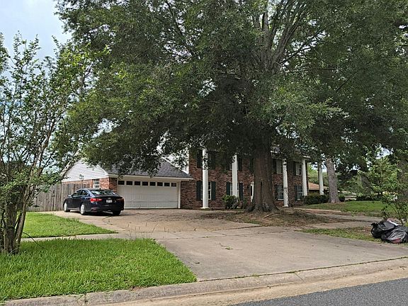 3rd image of 6165 Masters Dr