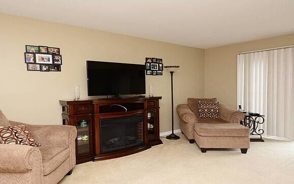 5th image of 731 Sand Creek Dr