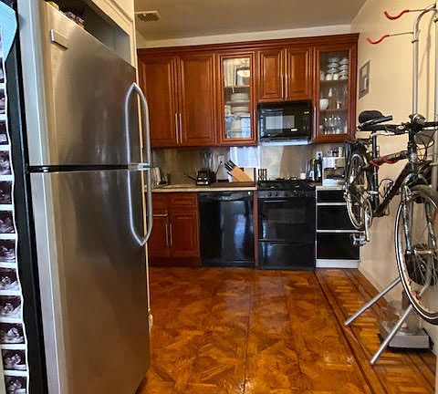 5th image of 17 W 70th St #1