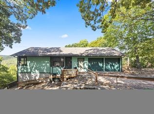 70 Pleasant Ridge Dr, Holiday Island, AR 72631