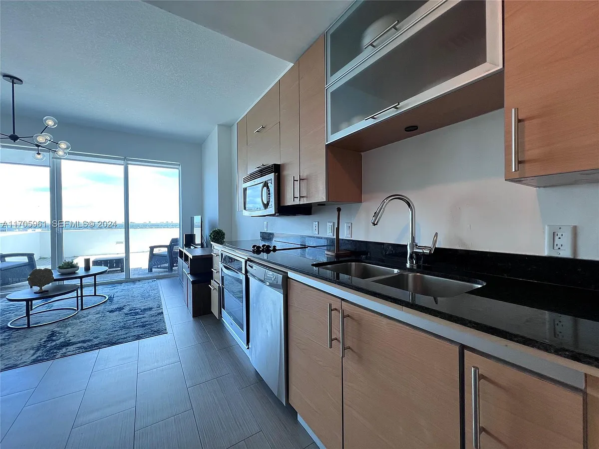 Building Photo - 60 SW 13th St #1109