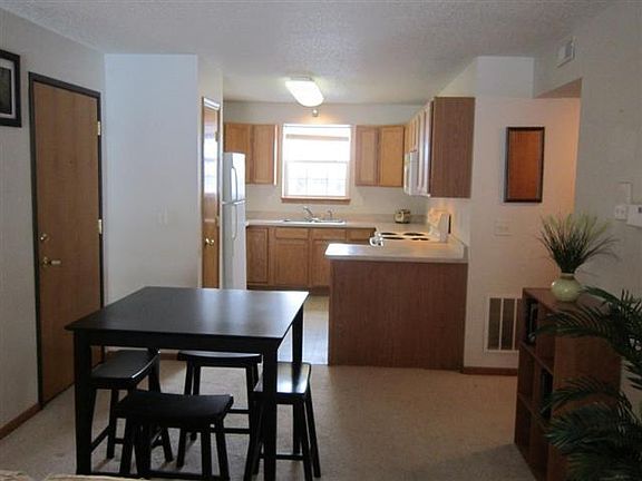 4th image of 70 W Cherry Ct #1