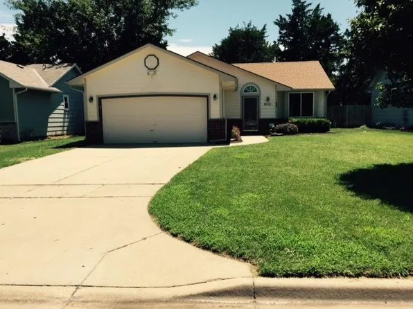 8521 W Westlawn Cir, Wichita, KS 67212