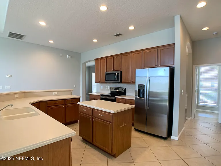 1213 Harbour Town Dr — Photo 15