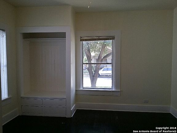 4th image of 157 Arlington Ct