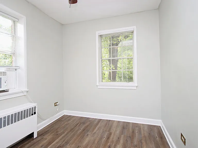 32 University Cir #201 — Photo 13