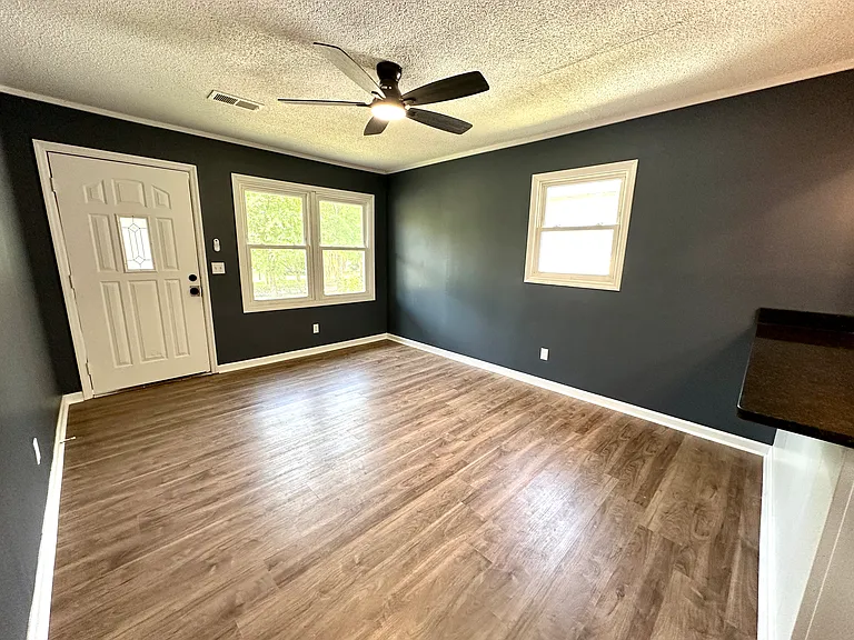 609 Quarry St — Photo 3