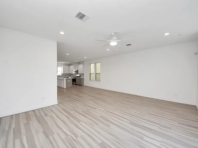 18716 Centro Main St #B — Photo 16