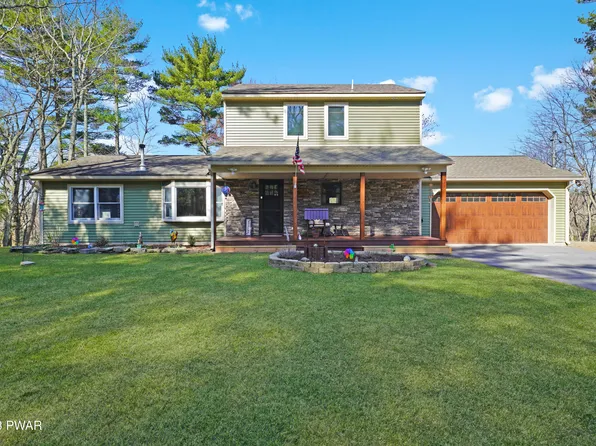 135 Tallwood Dr, Dingmans Ferry, PA 18328