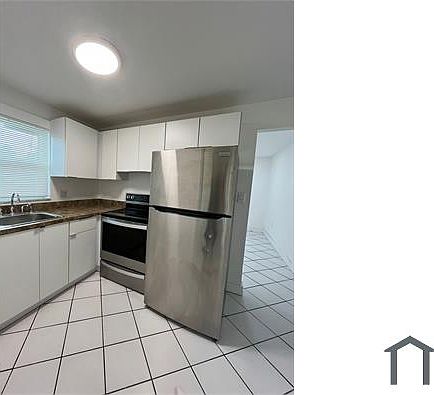 4th image of 1725 NE 148th St #7