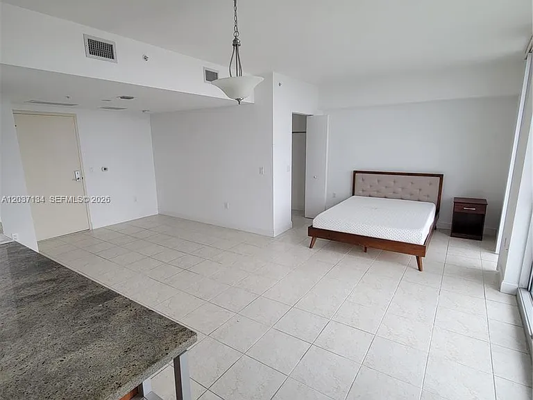 185 SW 7th St #3500 — Photo 15