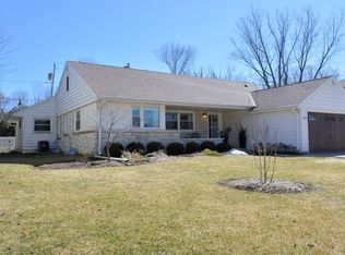 6334 N Bay Ridge Ave, Whitefish Bay, WI 53217