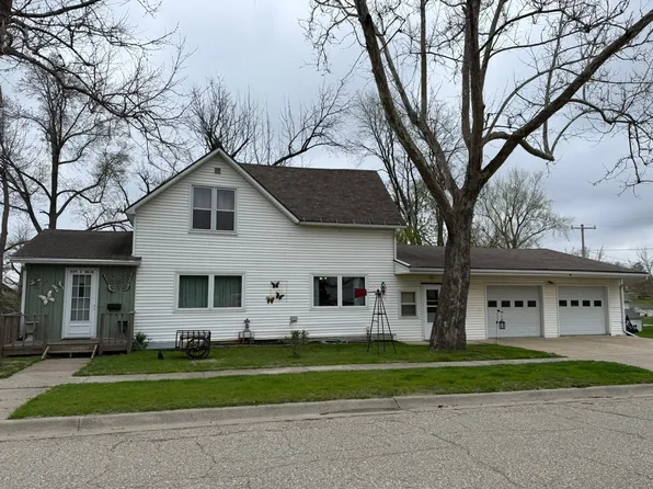 809 S Main St, Toledo, IA 52342