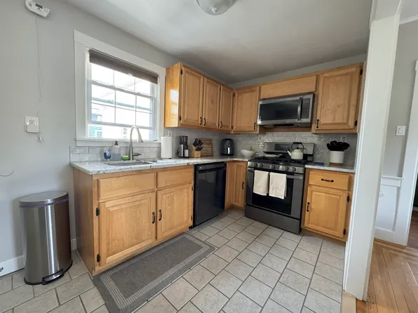 29 Ocean Ave Unit 2, Portland, ME 04103