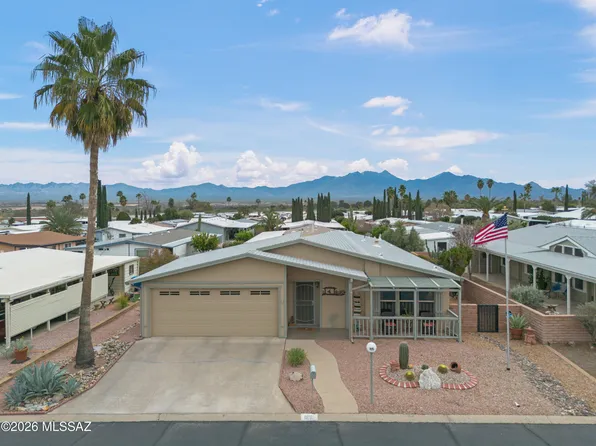 105 W Mora Dr, Green Valley, AZ 85614