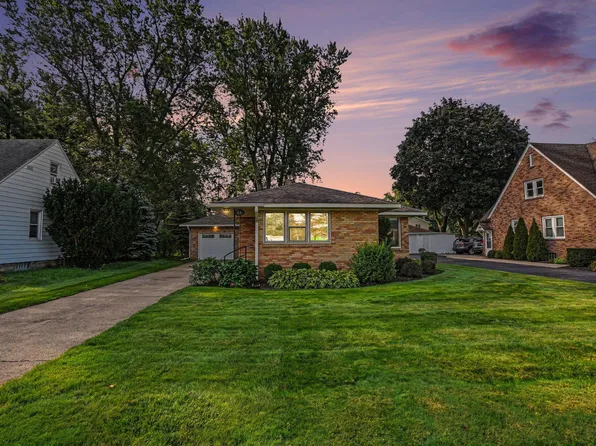 24 E 32nd St, Holland, MI 49423