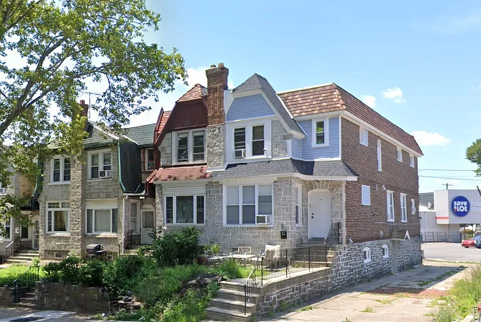 5236 C St #2